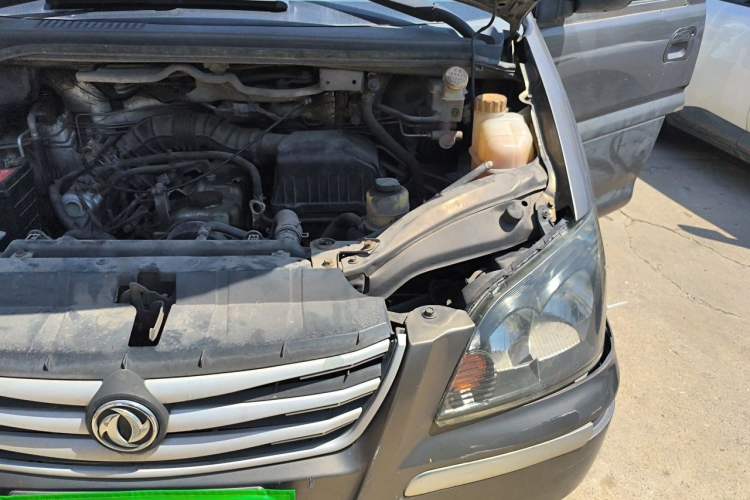 Used FORTHING Lingzhi 2017 M3L 1.6L 7-Seater Standard Model Engine Bay Left