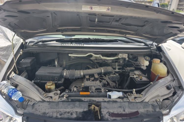 Used FORTHING Lingzhi 2017 V3 1.5L 5-Seater Special Offer Model Engine Bay