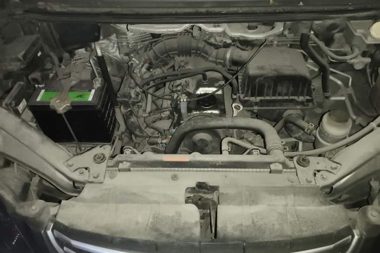 Used FORTHING Lingzhi 2017 V3 1.5L 7-seater Standard Model Engine Bay