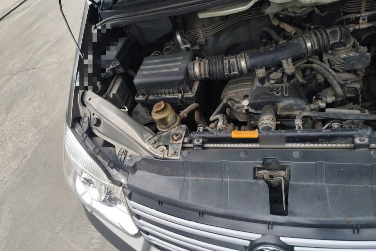Used FORTHING Lingzhi 2017 V3 1.5L 5-Seater Special Offer Model Engine Bay Right
