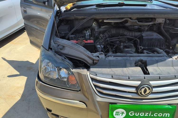 Used FORTHING Lingzhi 2017 M3L 1.6L 7-Seater Standard Model Engine Bay Right