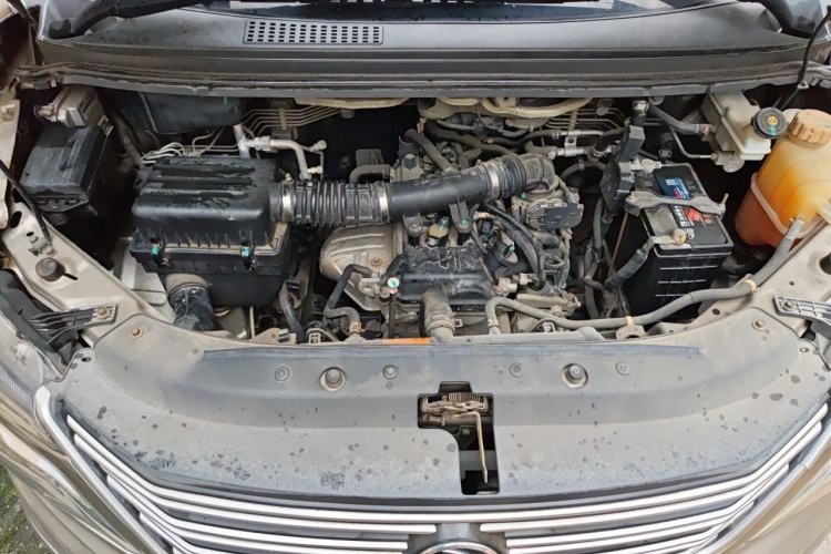 Used FORTHING Lingzhi 2017 M5L 1.6L 7-Seater Standard Model Engine Bay