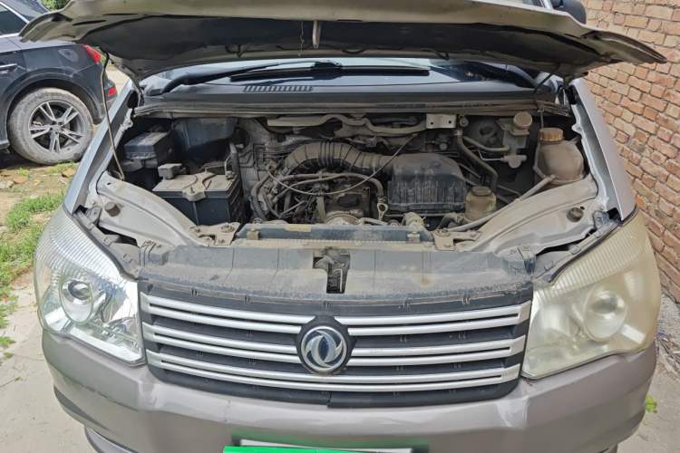 Used FORTHING Lingzhi 2017 M3L 1.6L 7-Seater Comfort Model Engine Bay