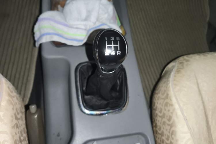 Used FORTHING Lingzhi 2017 V3 1.5L 7-seater Standard Model Gear Lever