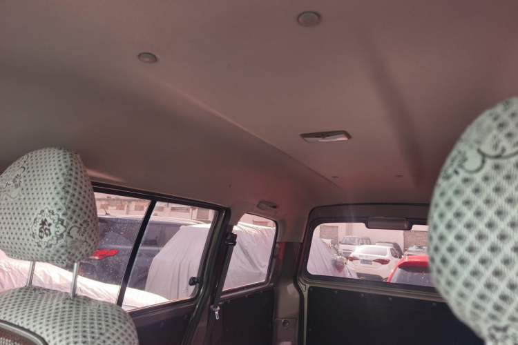 Used FORTHING Lingzhi 2017 V3 1.5L 5-Seater Special Offer Model Headliner