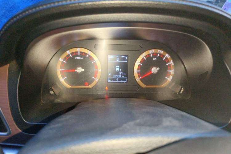 Used FORTHING Lingzhi 2017 M5L 1.6L 7-Seater Standard Model Instrument Cluster