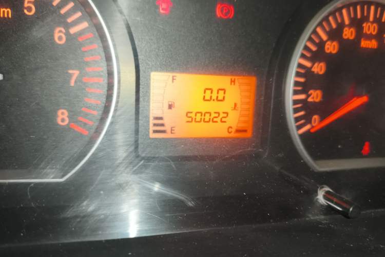 Used FORTHING Lingzhi 2017 V3 1.5L 7-seater Standard Model Odometer Close Up