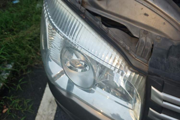 Used FORTHING Lingzhi 2017 M3L 1.6L 7-Seater Standard Model Right Front Headlight