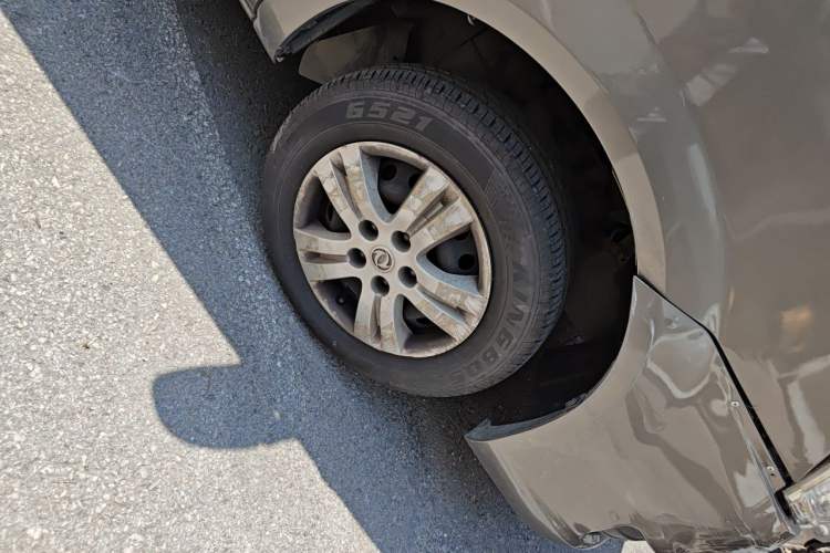Used FORTHING Lingzhi 2017 V3 1.5L 5-Seater Special Offer Model Right Front Wheel Hub
