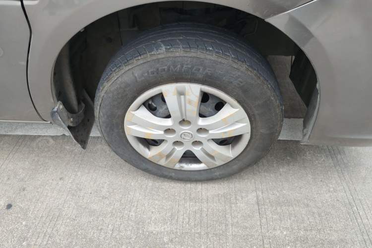 Used FORTHING Lingzhi 2017 V3 1.5L 5-Seater Special Offer Model Right Front Wheel Hub