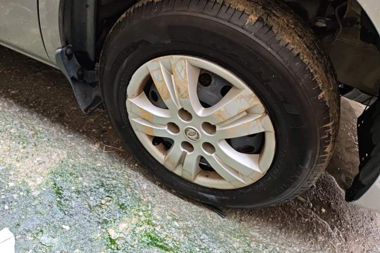 Used FORTHING Lingzhi 2017 M5L 1.6L 7-Seater Standard Model Right Front Wheel Hub