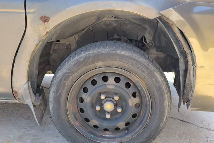 Used FORTHING Lingzhi 2017 M3L 1.6L 7-Seater Standard Model Right Front Wheel Hub