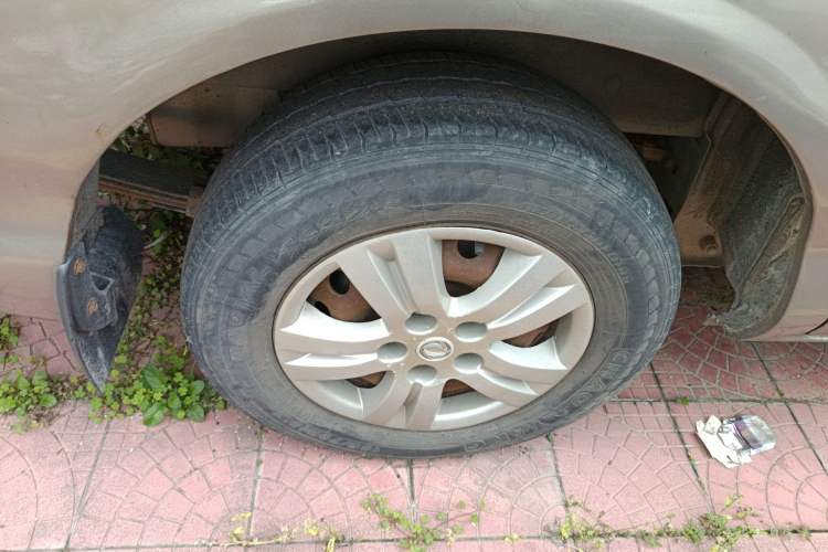 Used FORTHING Lingzhi 2017 M5 1.6L Standard Model Right Rear Wheel Hub