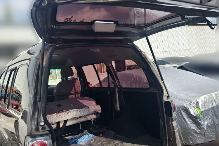 Used FORTHING Lingzhi 2017 V3 1.5L 5-Seater Special Offer Model Trunk