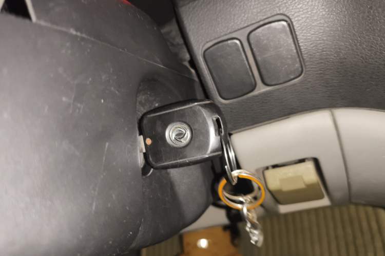 Used FORTHING Lingzhi 2017 V3 1.5L 7-seater Standard Model Vehicle Key