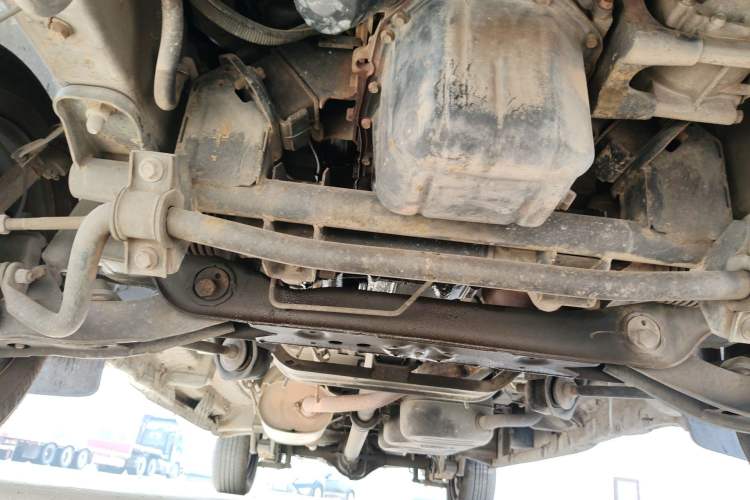 Used FORTHING Lingzhi 2017 M3L 1.6L 7-Seater Standard Model Chassis Front