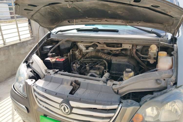 Used FORTHING Lingzhi 2017 M3L 1.6L 7-Seater Standard Model Engine Bay