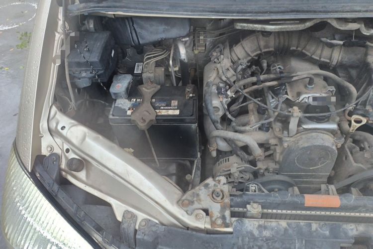 Used FORTHING Lingzhi 2017 M3L 1.6L 7-Seater Comfort Model Engine Bay Right