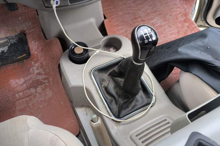 Used FORTHING Lingzhi 2017 M3L 1.6L 7-Seater Comfort Model Gear Lever