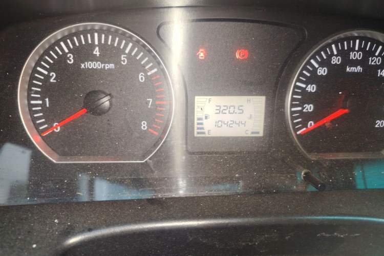 Used FORTHING Lingzhi 2017 Facelifted M3L 1.6L 7-Seater Standard Version Odometer Close Up