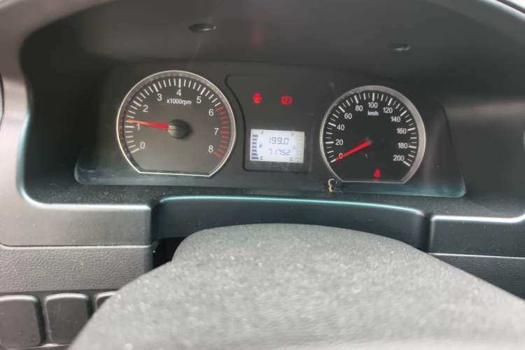 Used FORTHING Lingzhi 2017 Restyled M3L 1.6L 7-Seater Comfort Version Odometer Close Up