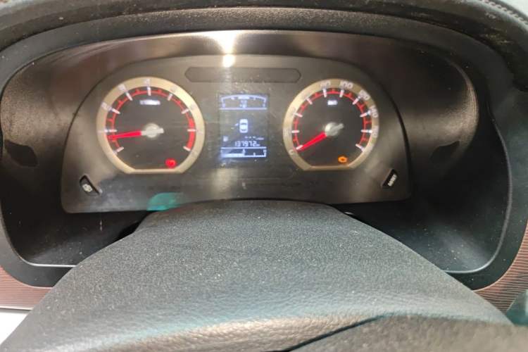 Used FORTHING Lingzhi 2017 M5L 1.6L 7-Seater Comfort Model Odometer Close Up