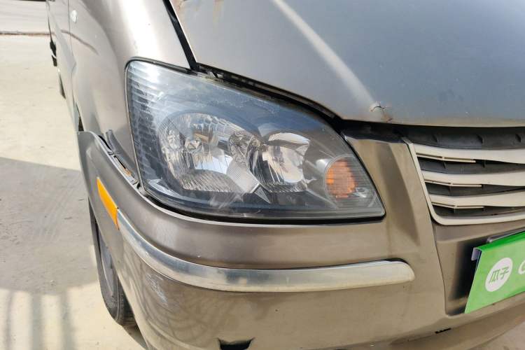 Used FORTHING Lingzhi 2017 M3L 1.6L 7-Seater Standard Model Right Front Headlight