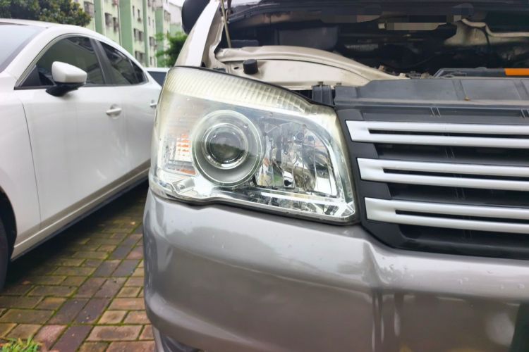 Used FORTHING Lingzhi 2017 Restyled M3L 1.6L 7-Seater Comfort Version Right Front Headlight