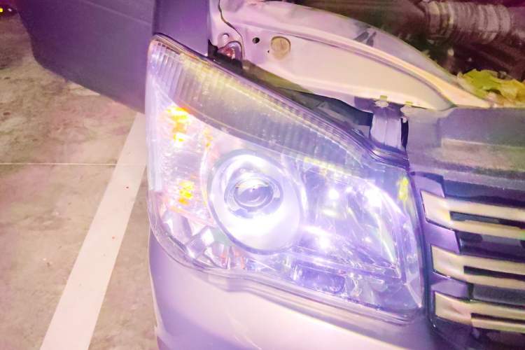 Used FORTHING Lingzhi 2017 M3L 1.6L 7-Seater Standard Model Right Front Headlight