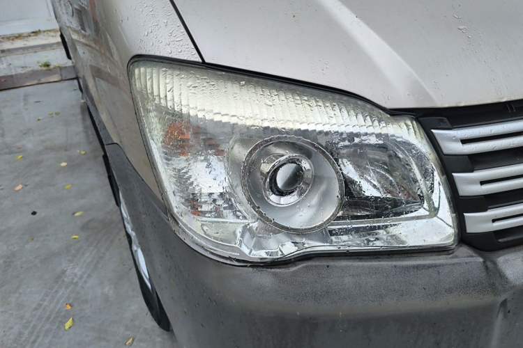 Used FORTHING Lingzhi 2017 M3L 1.6L 7-Seater Comfort Model Right Front Headlight