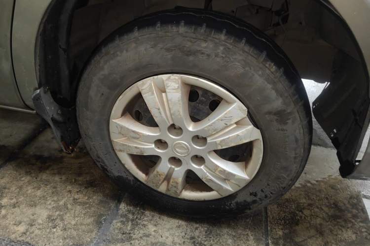 Used FORTHING Lingzhi 2017 M5 1.6L Standard Model Right Front Wheel Hub