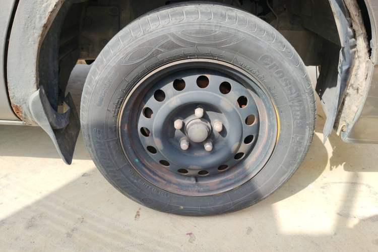 Used FORTHING Lingzhi 2017 M3L 1.6L 7-Seater Standard Model Right Front Wheel Hub
