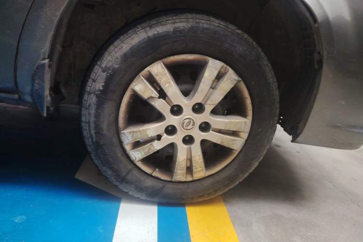 Used FORTHING Lingzhi 2017 Facelifted M3L 1.6L 7-Seater Standard Version Right Front Wheel Hub