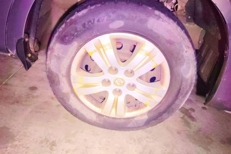 Used FORTHING Lingzhi 2017 M3L 1.6L 7-Seater Standard Model Right Front Wheel Hub