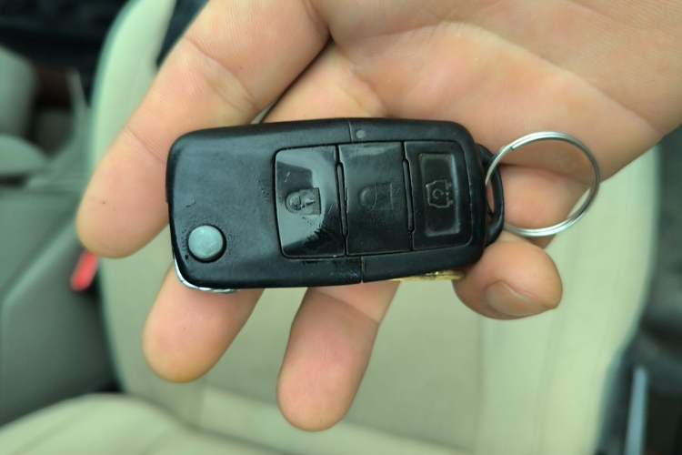 Used FORTHING Lingzhi 2017 M3L 1.6L 7-Seater Comfort Model Vehicle Key