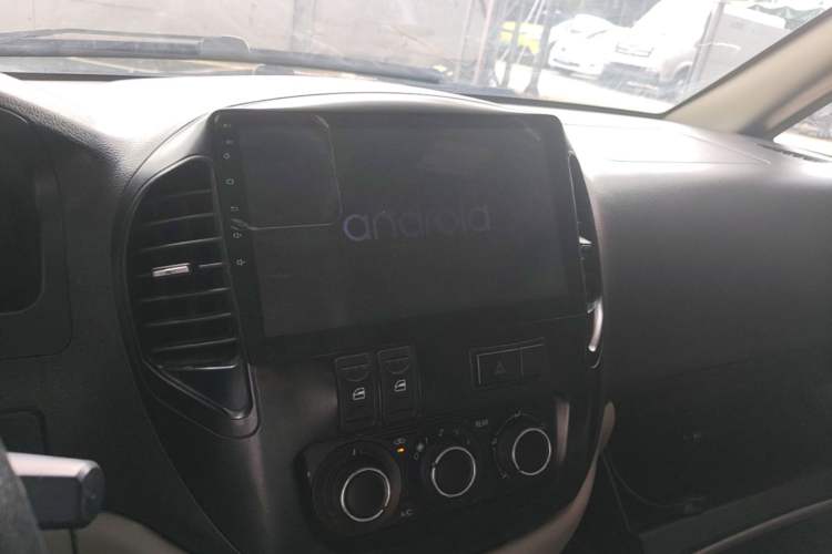 Used FORTHING Lingzhi 2017 Facelifted M3L 1.6L 7-Seater Standard Version Audio And AC Panel