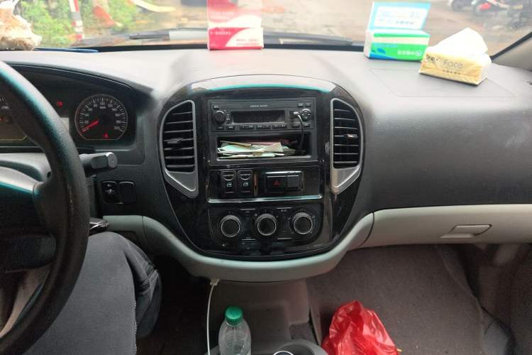 Used FORTHING Lingzhi 2017 V3 1.5L 7-Seater Comfort Model Audio And AC Panel