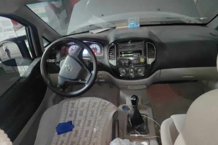 Used FORTHING Lingzhi 2017 Facelifted M3L 1.6L 7-Seater Standard Version Center Console