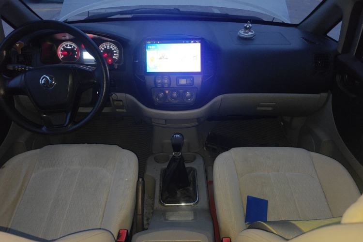 Used FORTHING Lingzhi 2017 Restyled M3L 1.6L 7-Seater Comfort Version Center Console