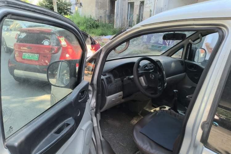 Used FORTHING Lingzhi 2017 M3L 1.6L 9-Seater Comfort Model Driver Seat