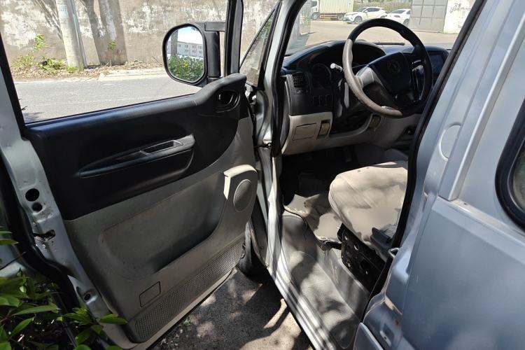 Used FORTHING Lingzhi 2017 V3 1.5L 5-Seater Special Offer Model Driver Seat