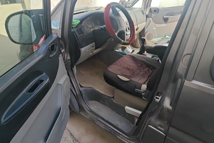 Used FORTHING Lingzhi 2017 V3 1.5L 7-Seater Comfort Model Driver Seat