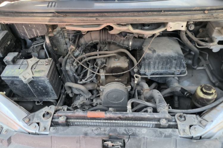 Used FORTHING Lingzhi 2017 M3L 1.6L 9-Seater Comfort Model Engine Bay