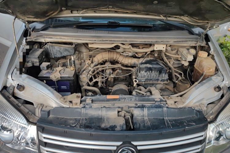 Used FORTHING Lingzhi 2017 M3L 1.6L 7-Seater Comfort Model Engine Bay
