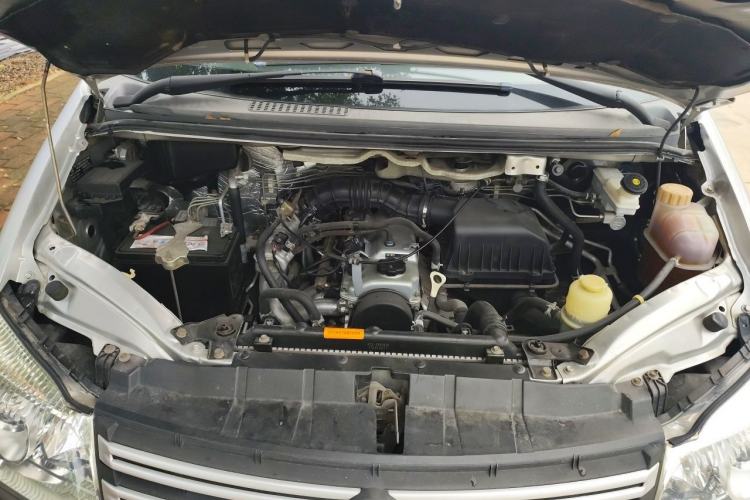 Used FORTHING Lingzhi 2017 M3L 1.6L 7-Seater Comfort Model Engine Bay