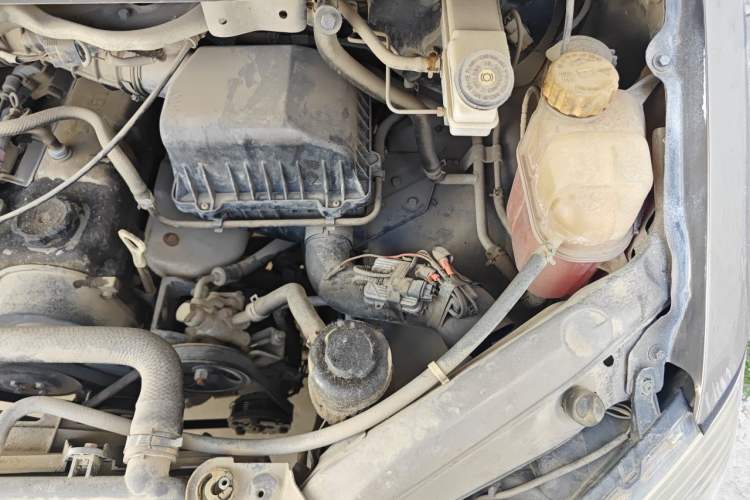 Used FORTHING Lingzhi 2017 V3 1.5L 7-Seater Comfort Model Engine Bay Left
