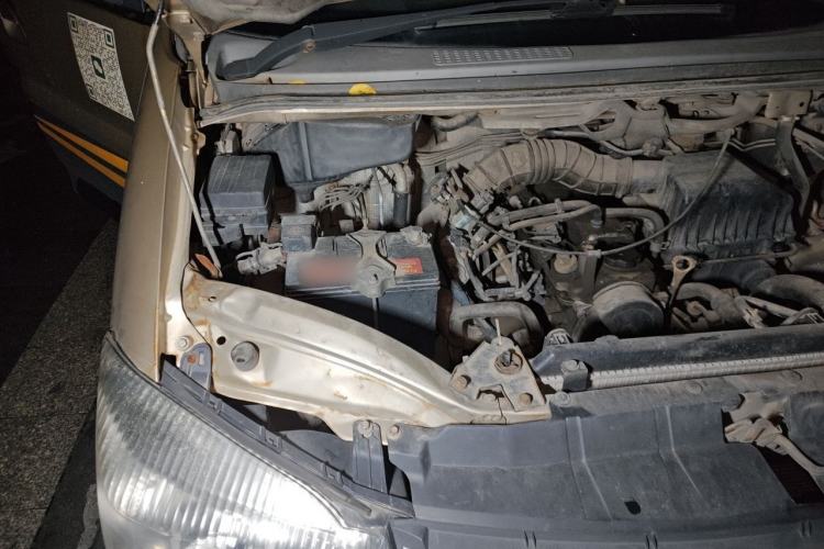 Used FORTHING Lingzhi 2017 M3L 1.6L 7-Seater Comfort Model Engine Bay Right