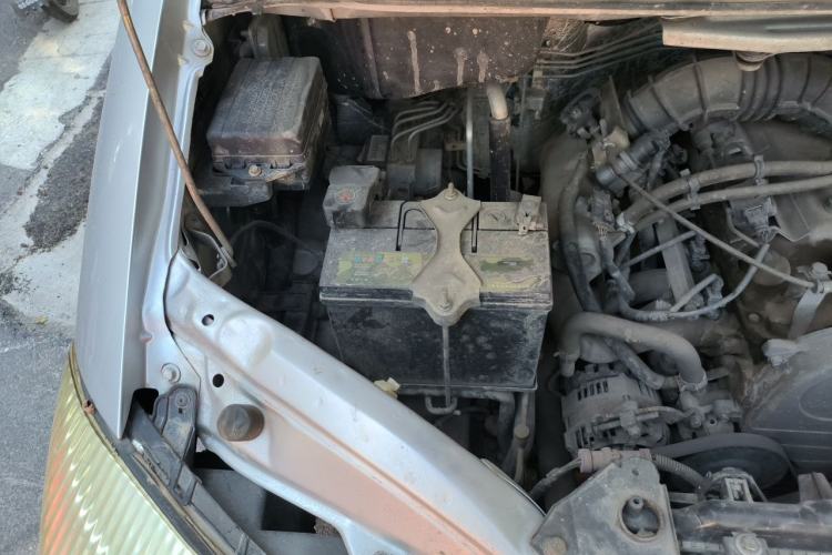 Used FORTHING Lingzhi 2017 M3L 1.6L 9-Seater Comfort Model Engine Bay Right