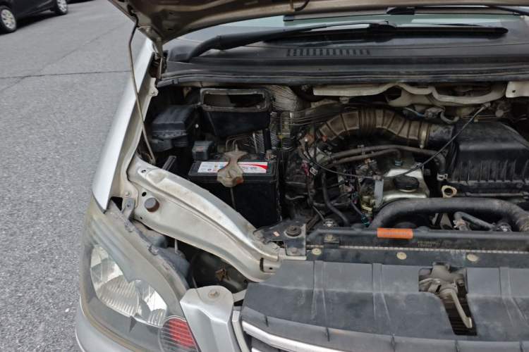 Used FORTHING Lingzhi 2017 V3 1.5L 7-seater Standard Model Engine Bay Right