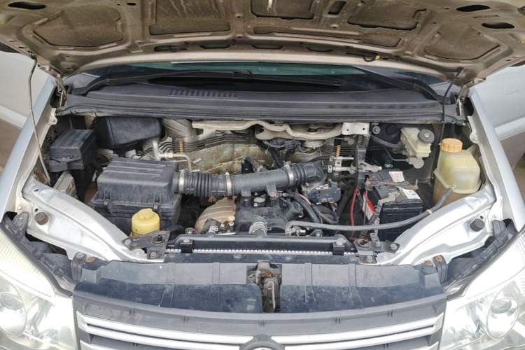 Used FORTHING Lingzhi 2017 Facelifted M3L 1.6L 7-Seater Standard Version Engine Bay